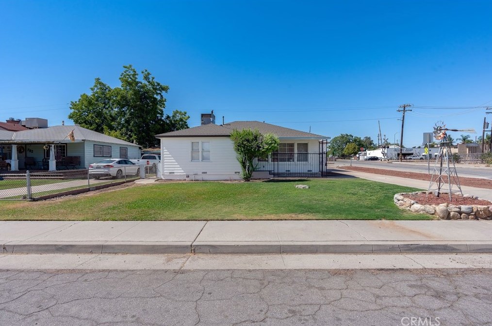 700 Castaic Ave, Bakersfield, CA 93308
