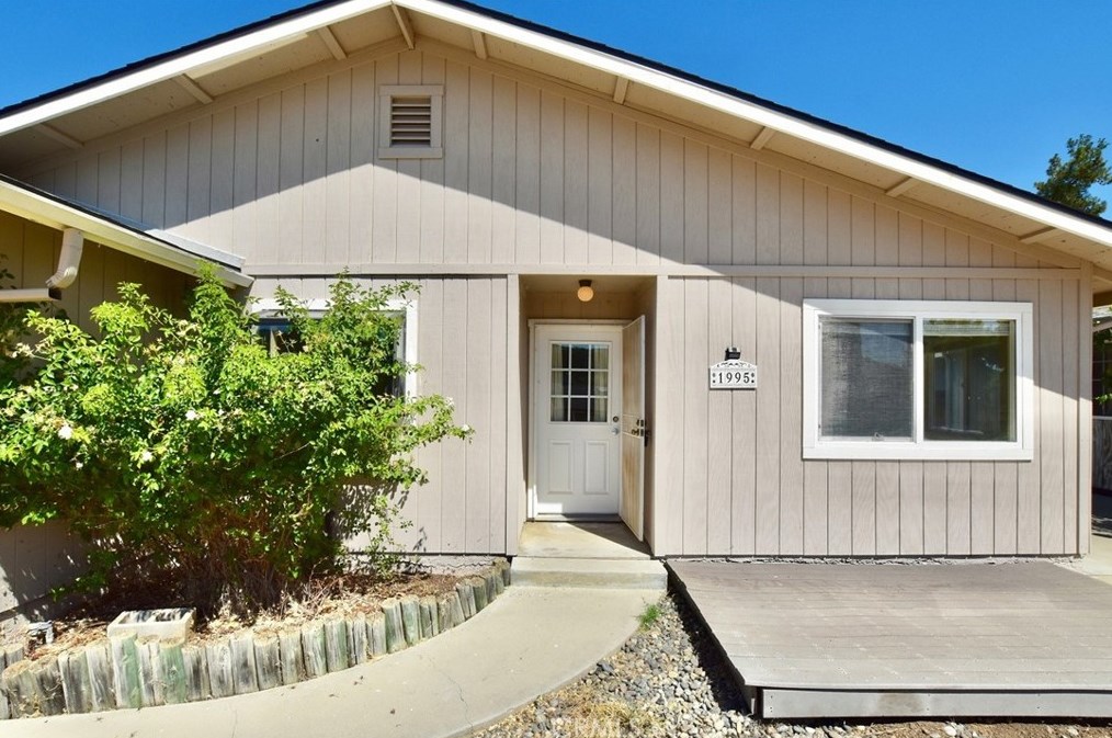1995 Green Brook Ln, Lake Nacimiento, CA 93446