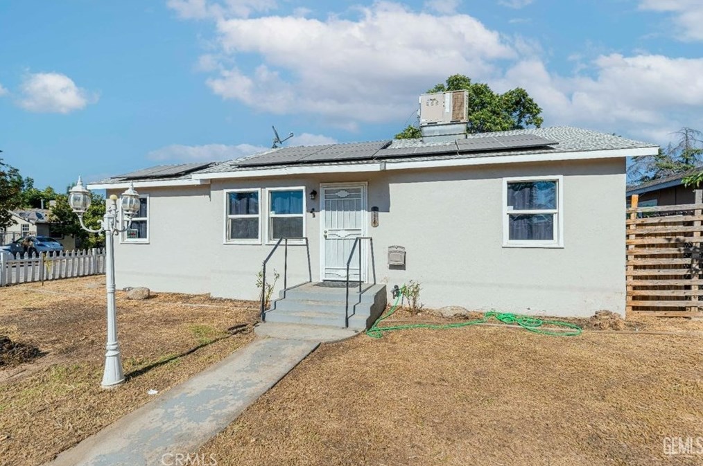 214 Hickerson Dr, Bakersfield, CA 93308