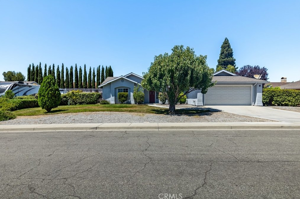 305 Rainbow Ct, Lake Nacimiento, CA 93446
