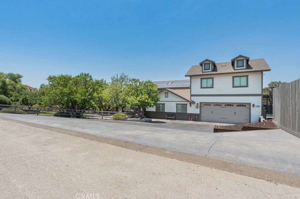 1610 Lyle Ln, Lake Nacimiento, CA 93446