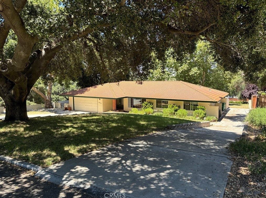 4050 Del Rio Rd, Atascadero, CA 93422
