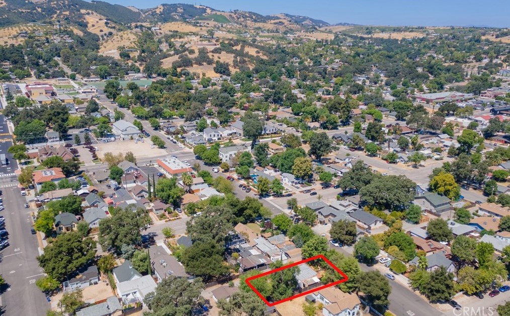 832 18th St, Lake Nacimiento, CA 93446-1642