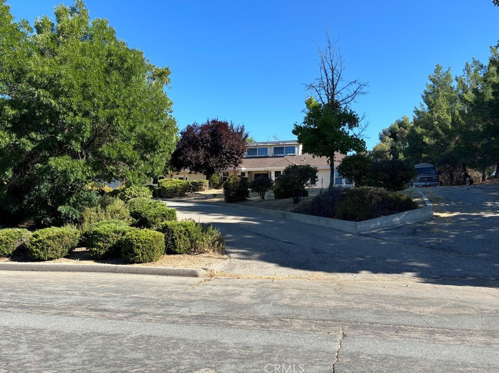 2380 Ashwood Pl, Lake Nacimiento, CA 93446