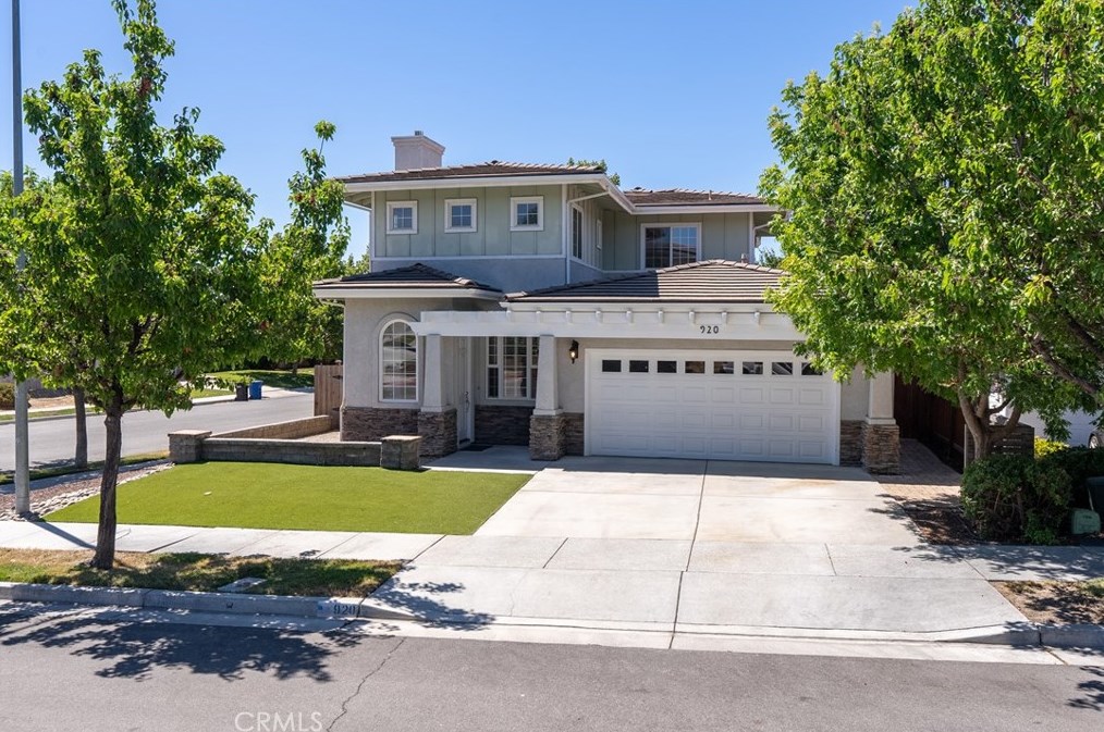 920 Riata Ct, Lake Nacimiento, CA 93446