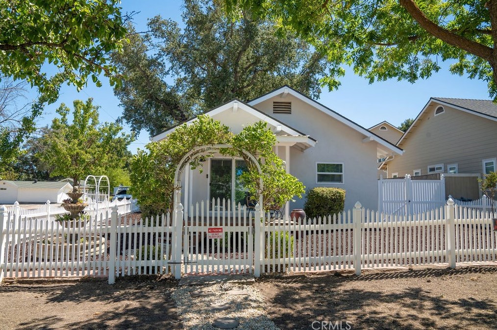 246 16th St, Lake Nacimiento, CA 93446