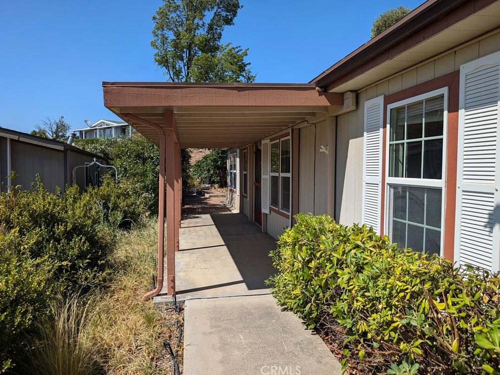 337 Nightingale Ave, Lake Nacimiento, CA 93446
