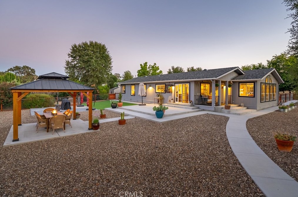 805 Golden Meadow Dr, Lake Nacimiento, CA 93446