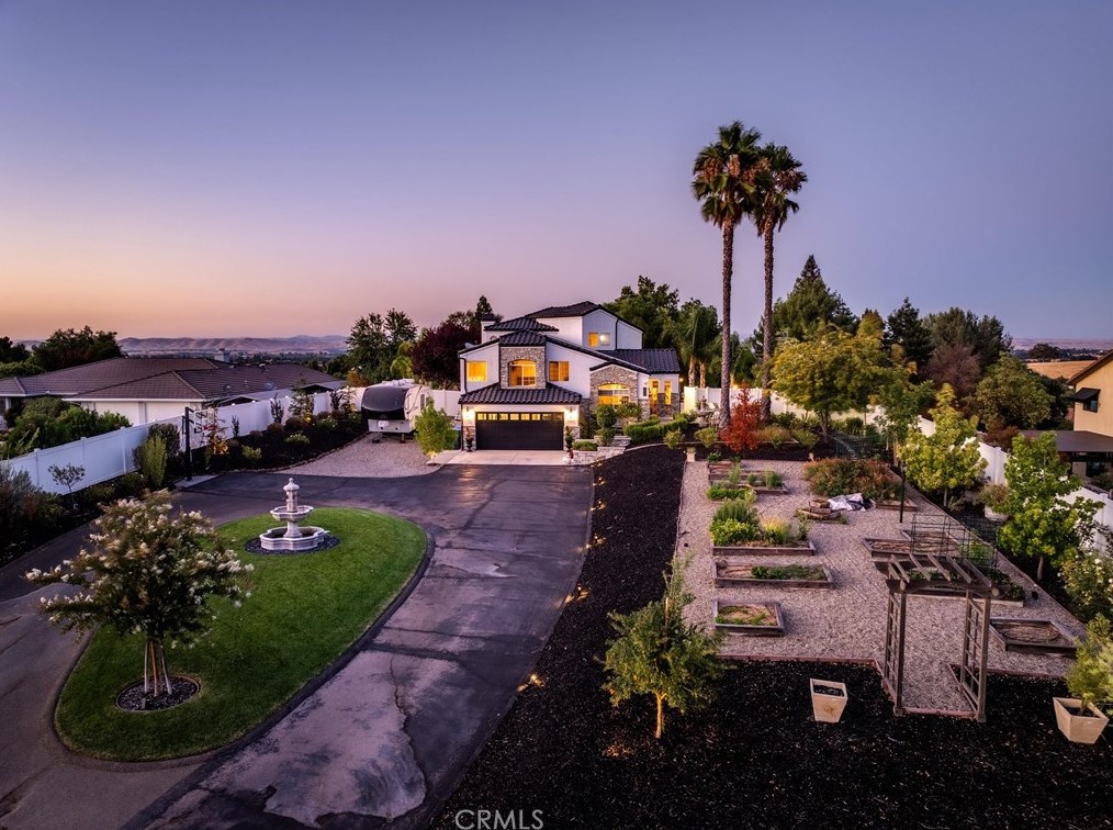925 Osos Way, Lake Nacimiento, CA 93446