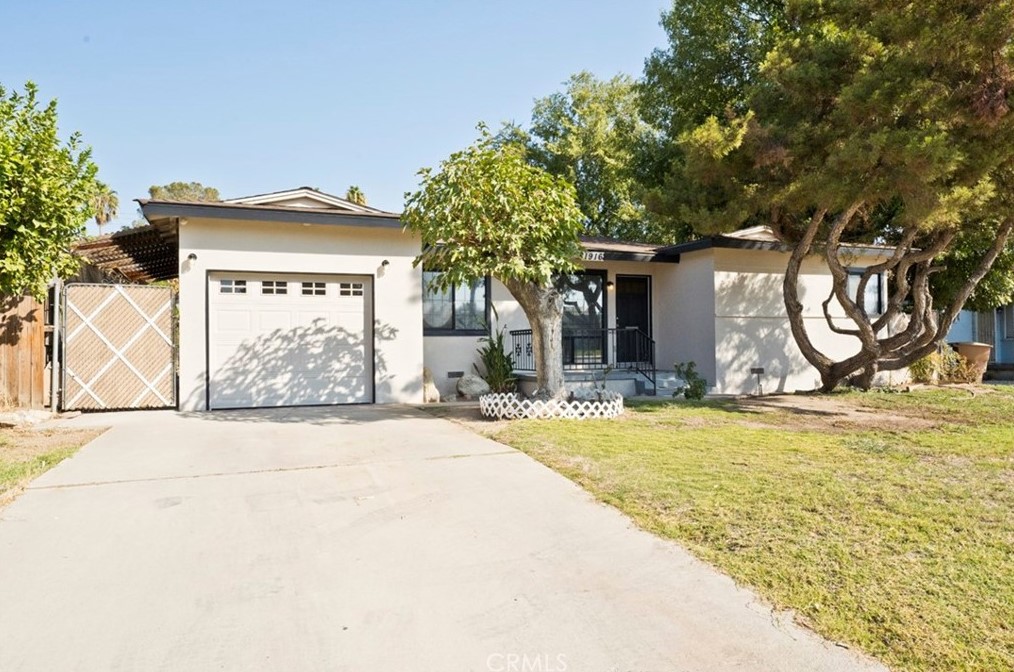 1916 Wilson Rd, Bakersfield, CA 93304