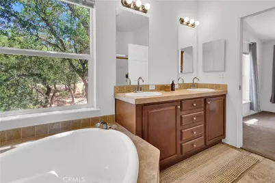 11011 S Shore Drive, Paso Robles, CA 93446 - Photo 16