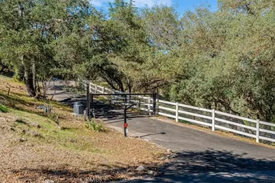 3725 Plymouth Hills Rd, Paso Robles, CA 93446 - Photo 4