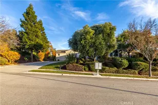 843 Hacienda Cir, Paso Robles, CA 93446 - Photo 2