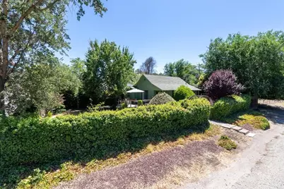 647 Vine Street, Paso Robles, CA 93446 - Photo 2