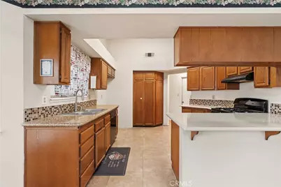 2204 Kelso Peak, Bakersfield, CA 93304 - Photo 8