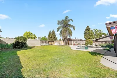 7800 Carol Sue Court, Bakersfield, CA 93308 - Photo 26