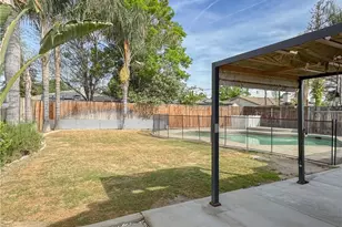 10302 Cheyenne Dr, Bakersfield, CA 93312 - Photo 20