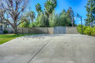 6301 Canyon View Ct, Bakersfield, CA 93306 - Photo 2