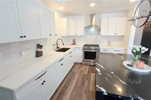 5104 Hampton Ct, Bakersfield, CA 93309 - Photo 8