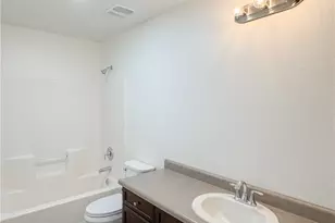5809 Fernside Ct, Bakersfield, CA 93313 - Photo 16