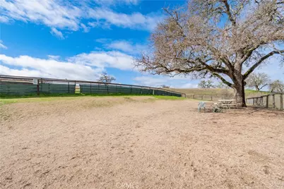 2726 Bridle Trail Lane, Paso Robles, CA 93446 - Photo 30