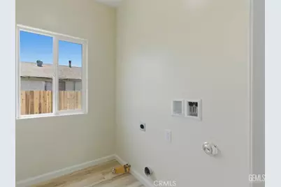 10913 San Fernando Street, Lamont, CA 93241 - Photo 14
