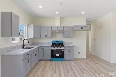 10913 San Fernando Street, Lamont, CA 93241 - Photo 8