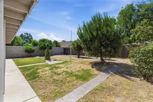 3217 Sierra Meadows, Bakersfield, CA 93313 - Photo 36