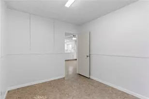 1001 White Ln, Bakersfield, CA 93307 - Photo 14