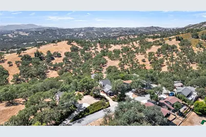 2452 Captains Walk, Paso Robles, CA 93426 - Photo 4