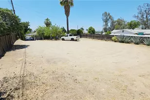 1610 Cunha, Bakersfield, CA 93305 - Photo 44