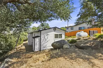 32 Pinebrook, Wofford Heights, CA 93285 - Photo 4