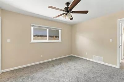 917 Elizabeth Court, Bakersfield, CA 93308 - Photo 32