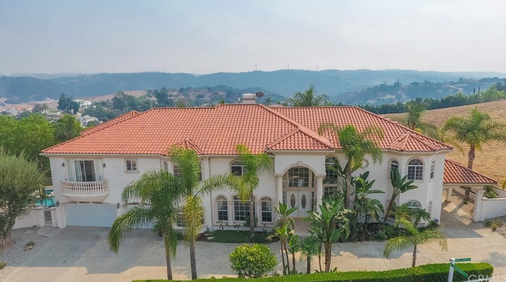 2194 Indian Creek Rd, Pomona, CA 91765-3394