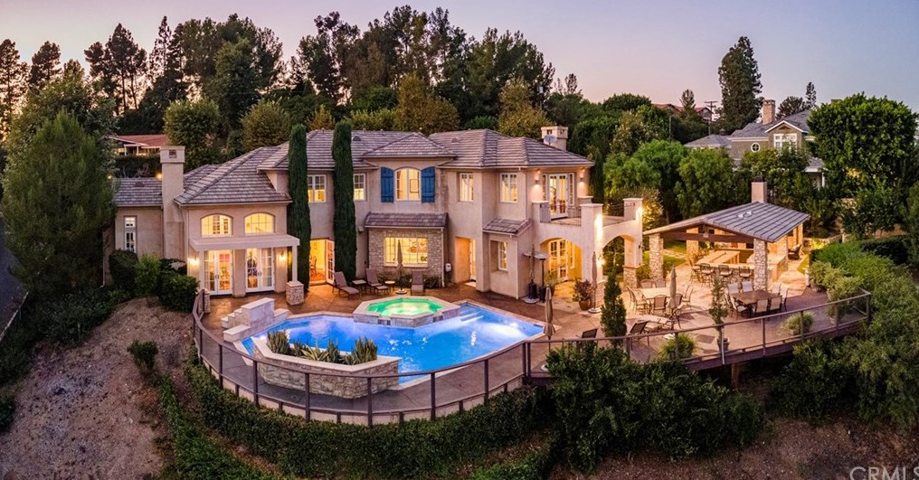 11282 Skyline Dr, Santa Ana, CA 92705