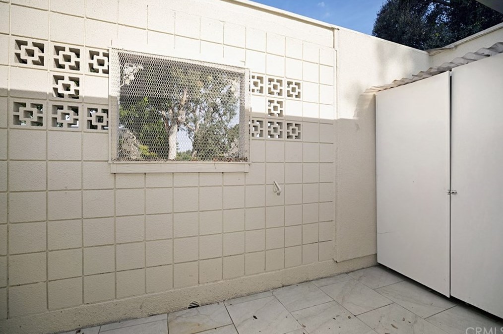 318 Avenida Castilla, Laguna Beach CA  92637-6656 exterior