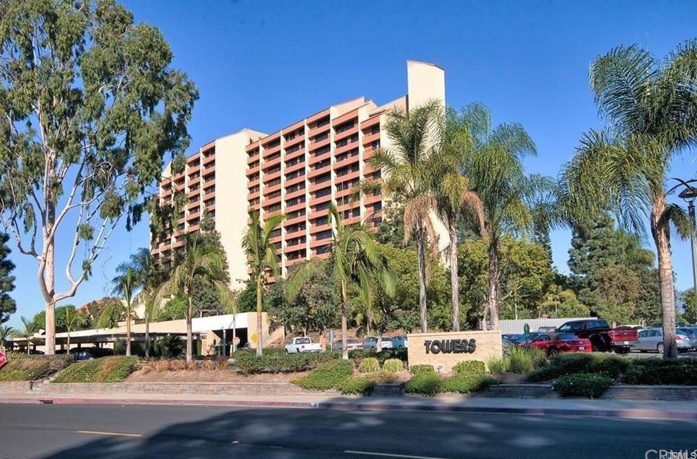 24055 Paseo Del Lago, Laguna Beach CA  92637-2678 exterior