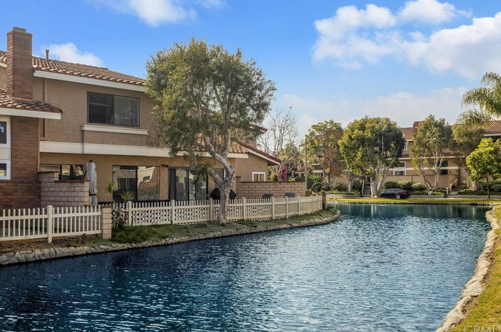 7885 Southwind Cir, Huntington Beach, CA 92648-5461