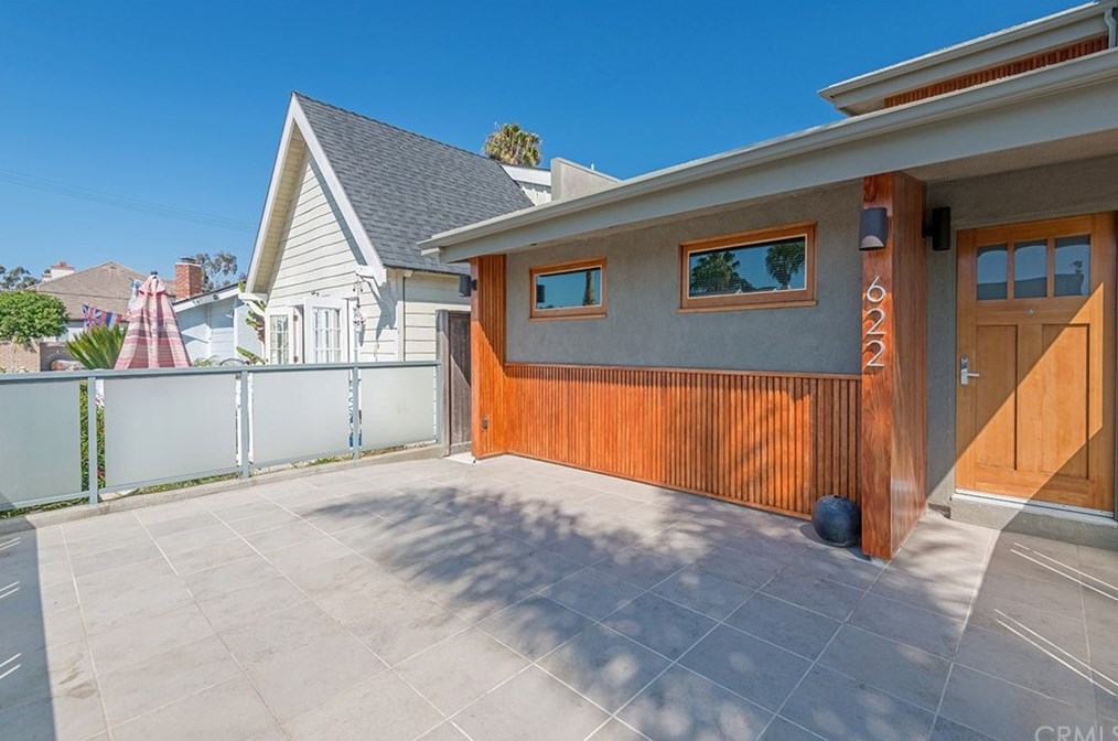 622 18th St, Huntington Beach, CA 92648-3808