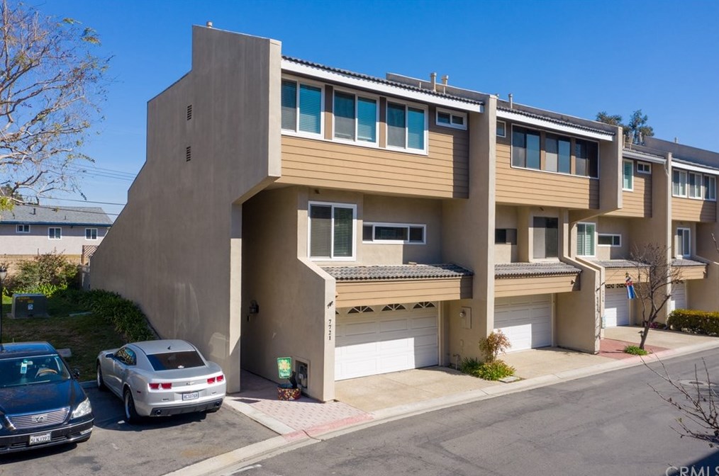 7721 Sagewood Dr, Huntington Beach, CA 92648-1802
