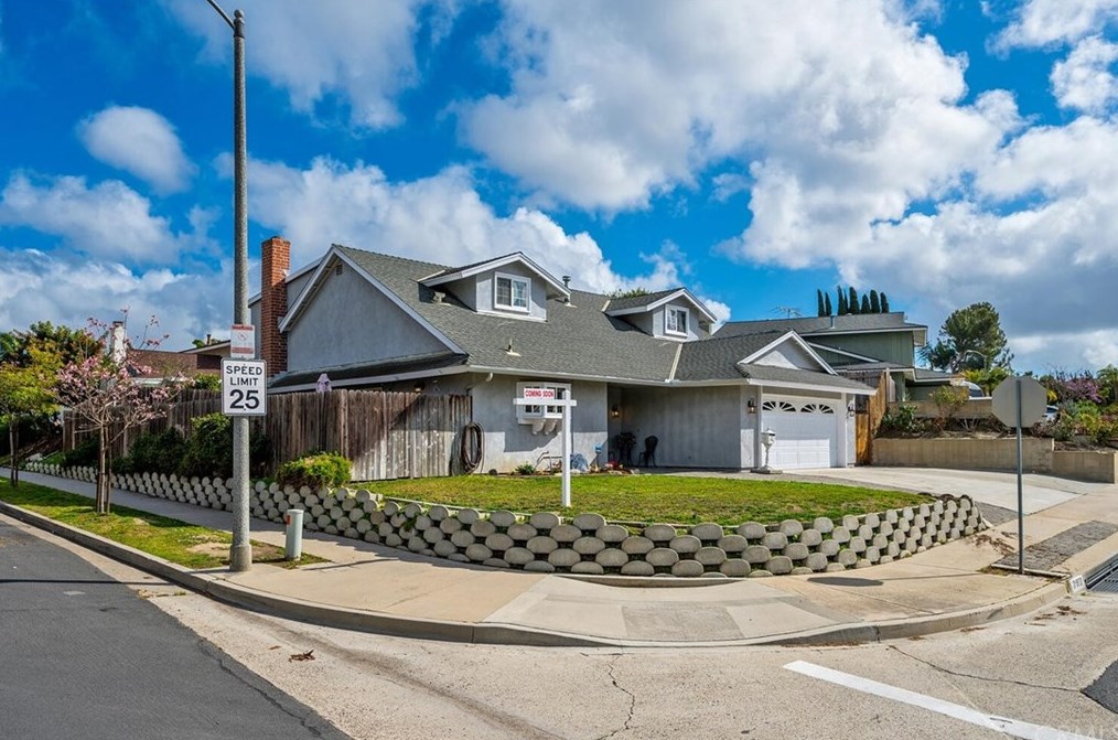 24972 De Salle St, Laguna Beach, CA 92653-5041
