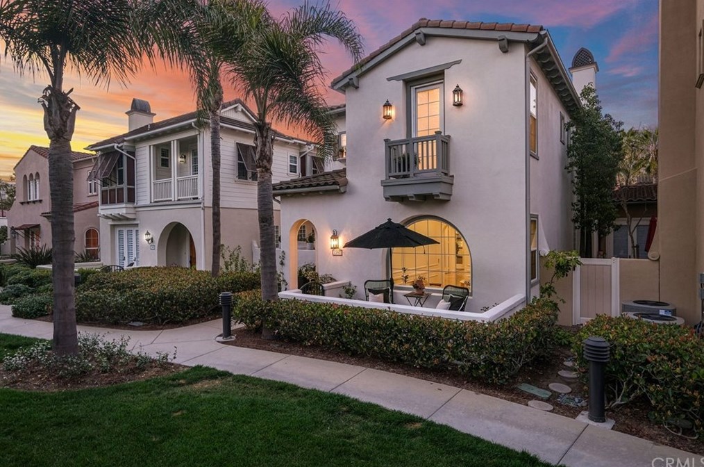 7792 Lorenzo Dr, Huntington Beach, CA 92648-5330