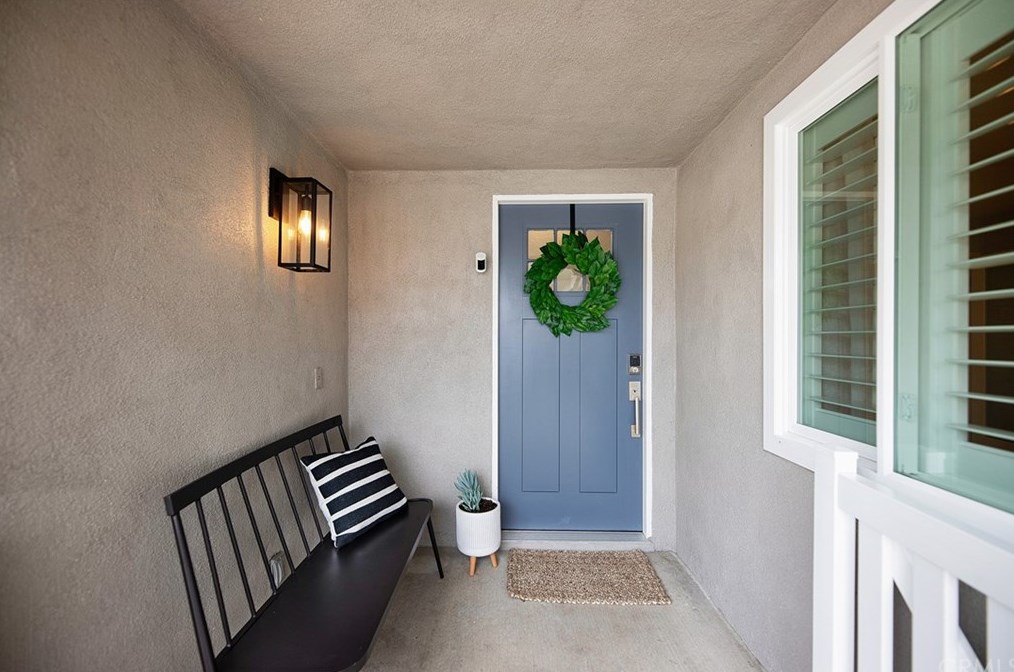 235 22nd St, Costa Mesa, CA 92627-1811