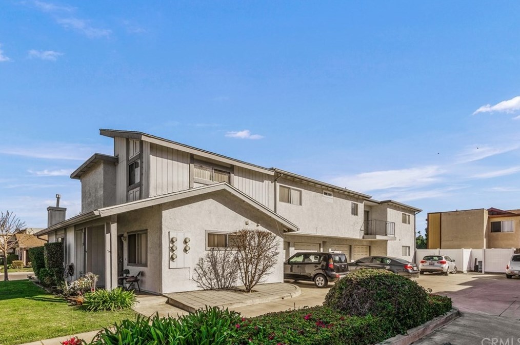 8092 Graziadio Dr #3, Huntington Beach, CA 92646