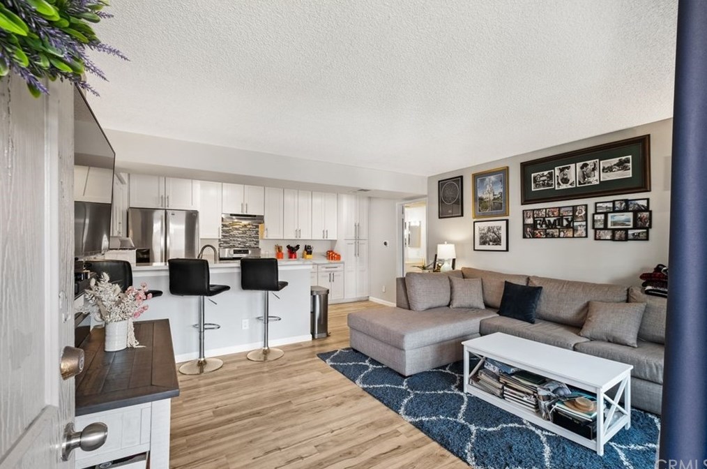2833 Fairview St, Santa Ana, CA 92704-5939