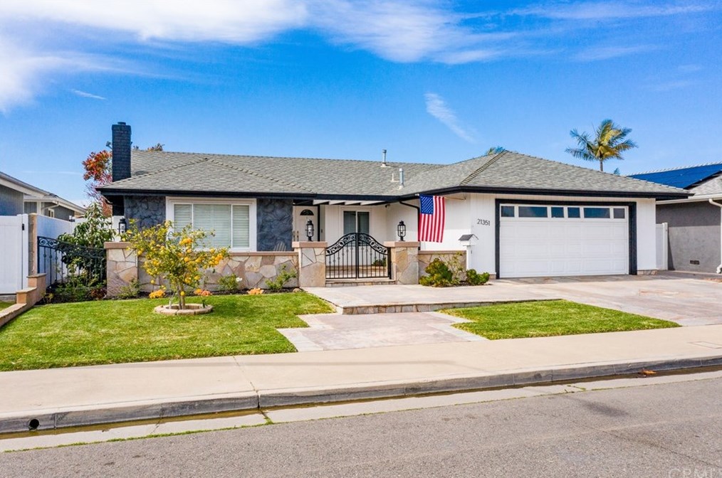 21351 Yarmouth Ln, Huntington Beach, CA 92646-7057
