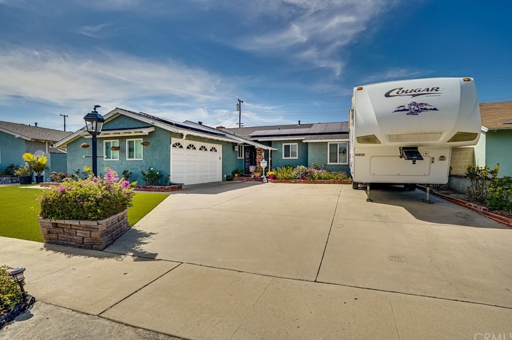 13271 Chestnut St, Westminster, CA 92683-2603