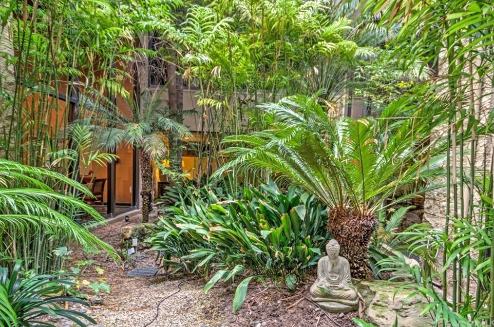 24055 Paseo Del Lago, Laguna Beach CA  92637-2678 exterior