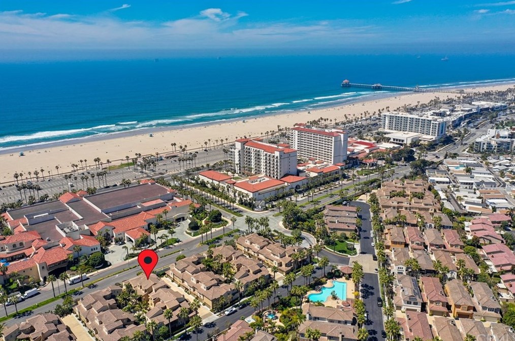 21358 Cieza Cir, Huntington Beach CA  92648-5396 exterior