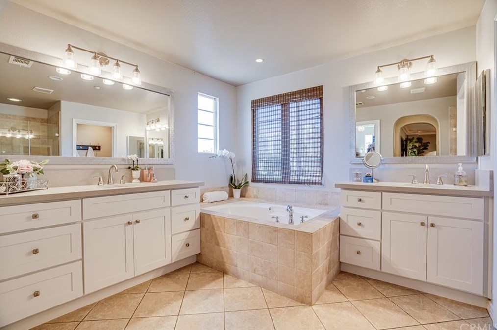 21358 Cieza Cir, Huntington Beach CA  92648-5396 exterior